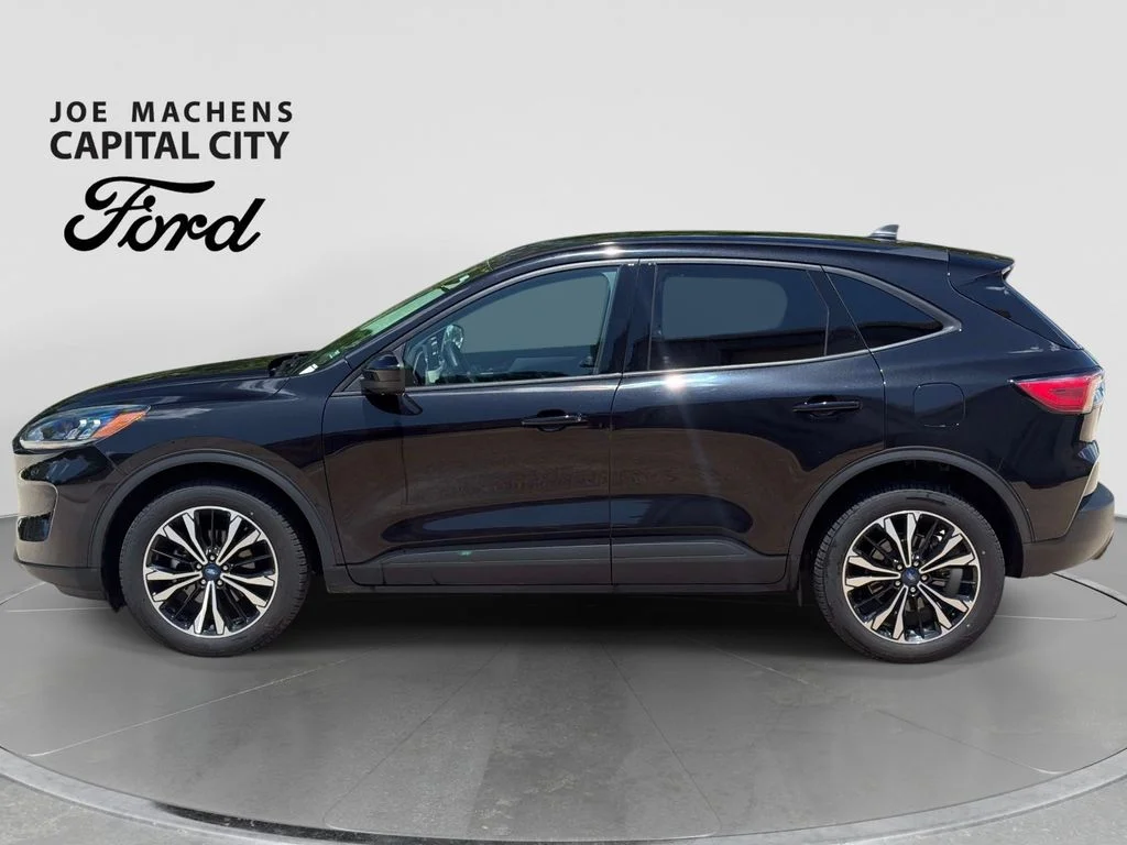 Used 2022 Agate Black Metallic Ford SE image 8