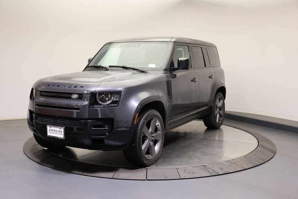 2023 Land Rover Defender V8's photo