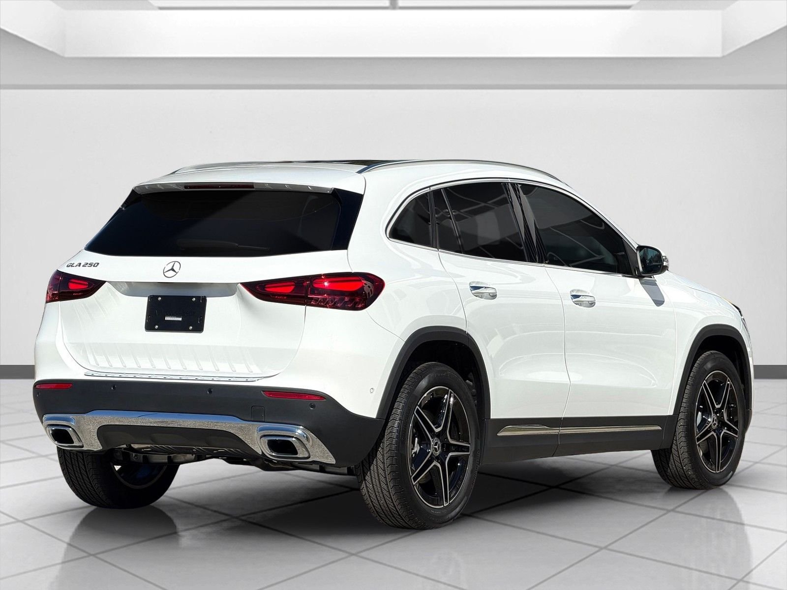New 2026 Polar White Mercedes-Benz GLA 250 image 3