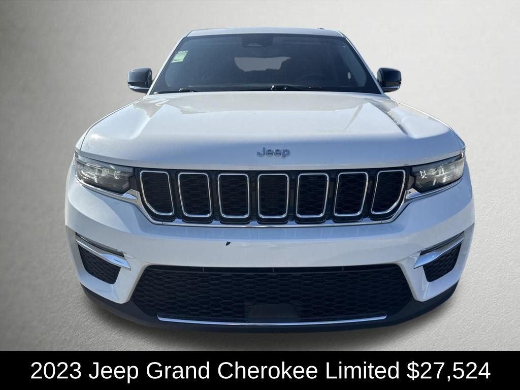 Used 2023  Jeep Limited image 8