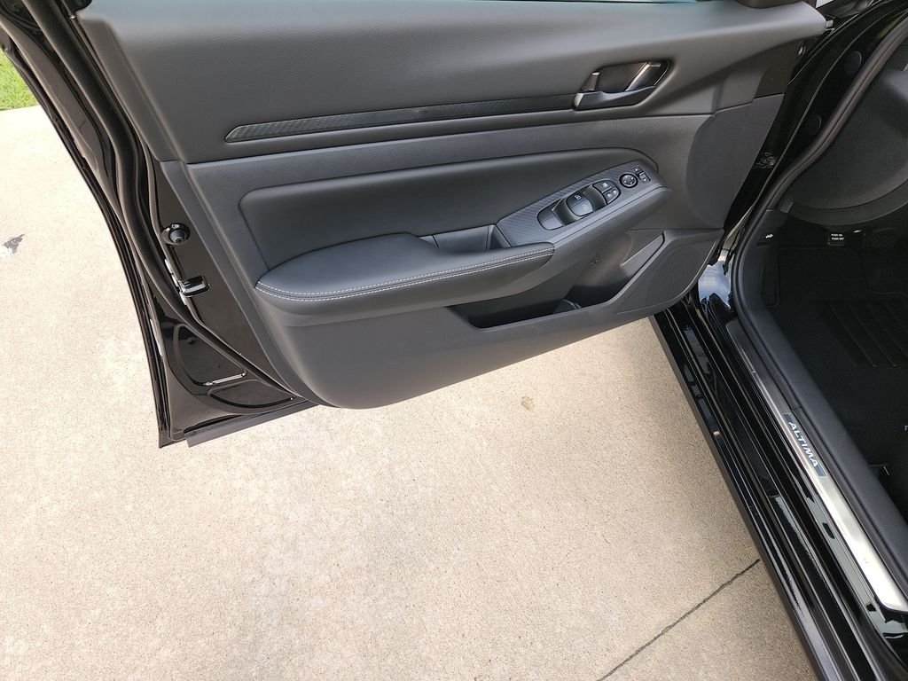New 2026 Black Nissan 2.5 SV image 21