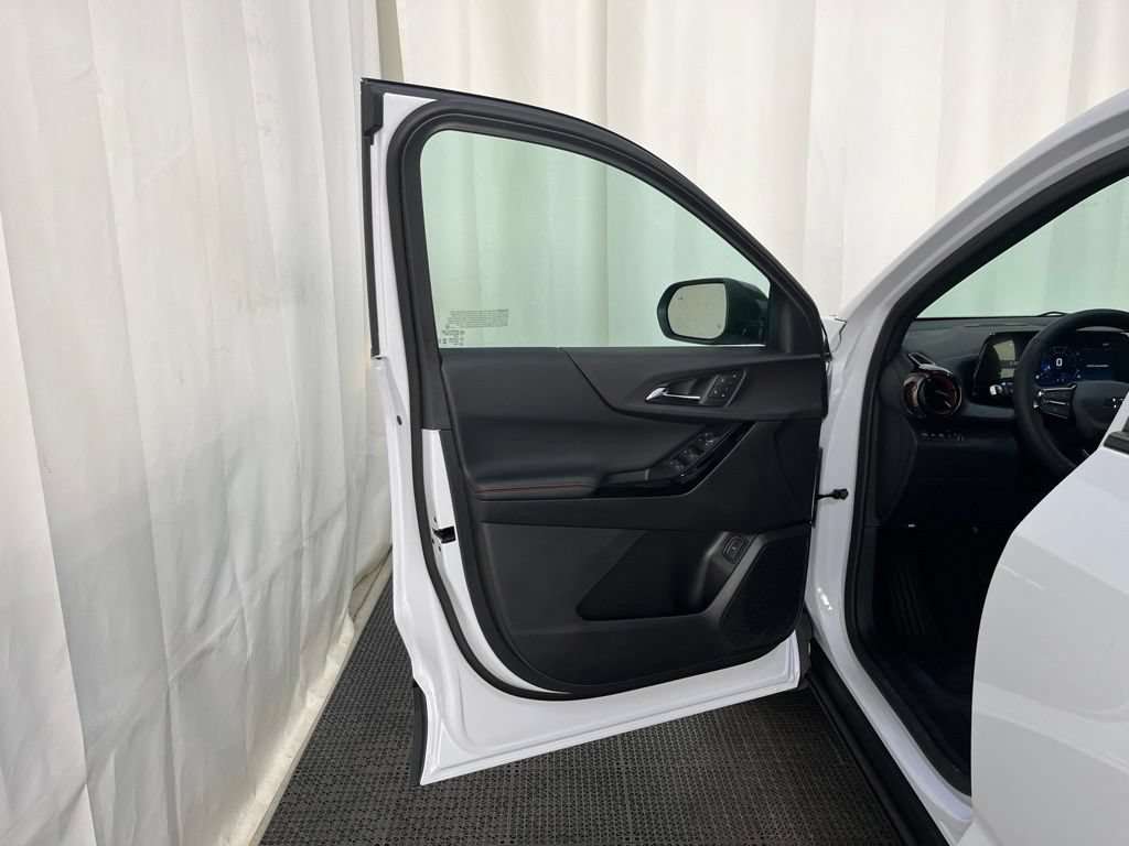 2027 Chevrolet Equinox RS - Photo 17