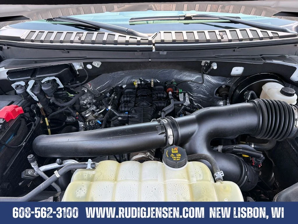 Used 2021 White Ford Limited image 22