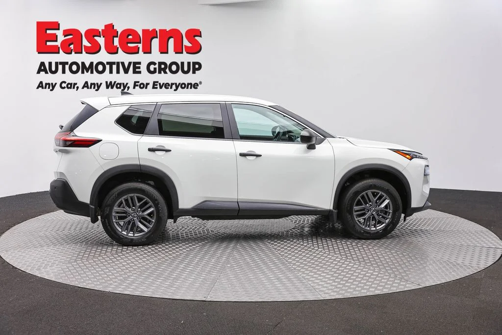 Used 2023 White Nissan S image 4