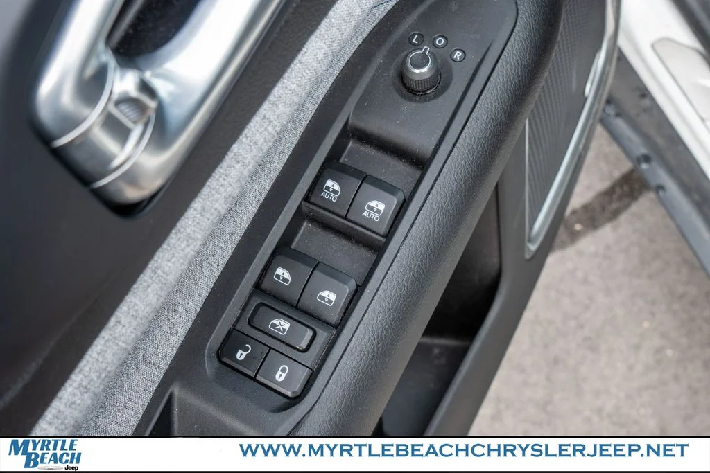 Certified Used 2023 Bright White Clearcoat Jeep Latitude image 16