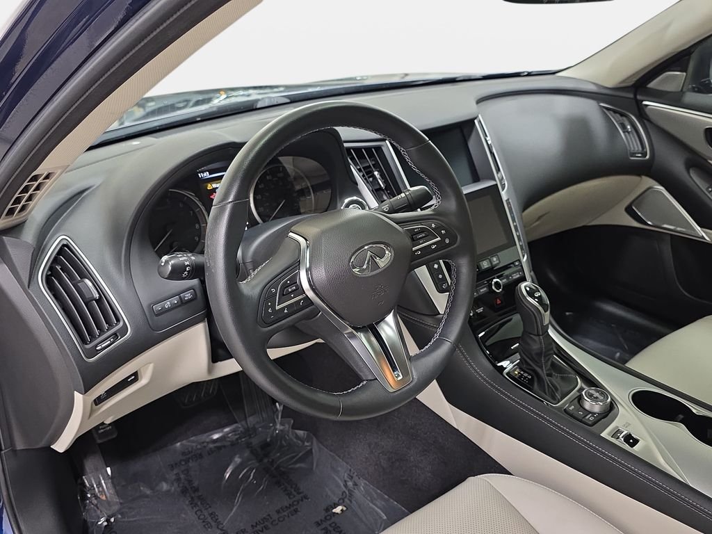 Certified Used 2023 Grand Blue INFINITI LUXE image 13