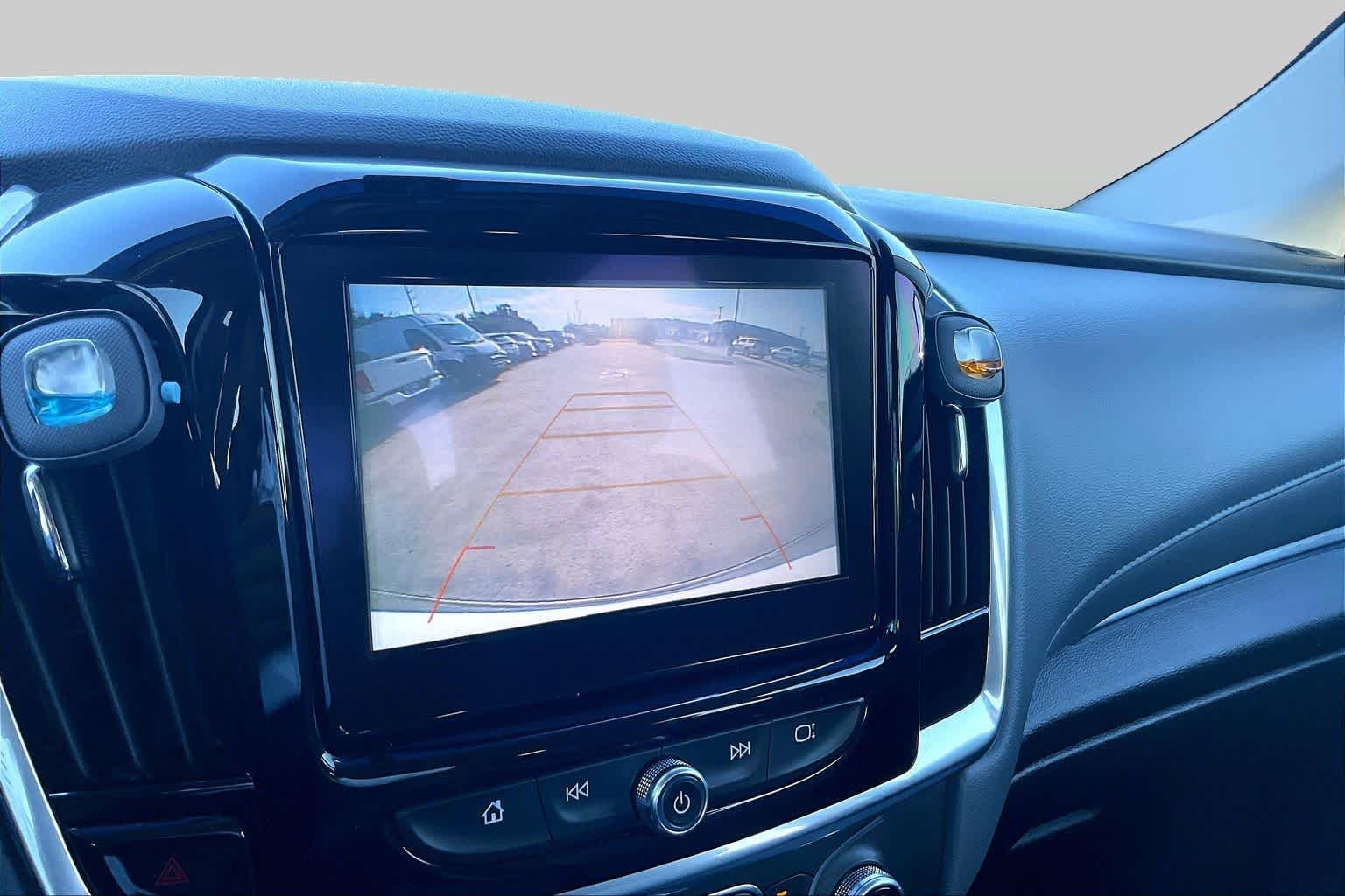 Used 2019 Summit White Chevrolet LT Cloth image 28
