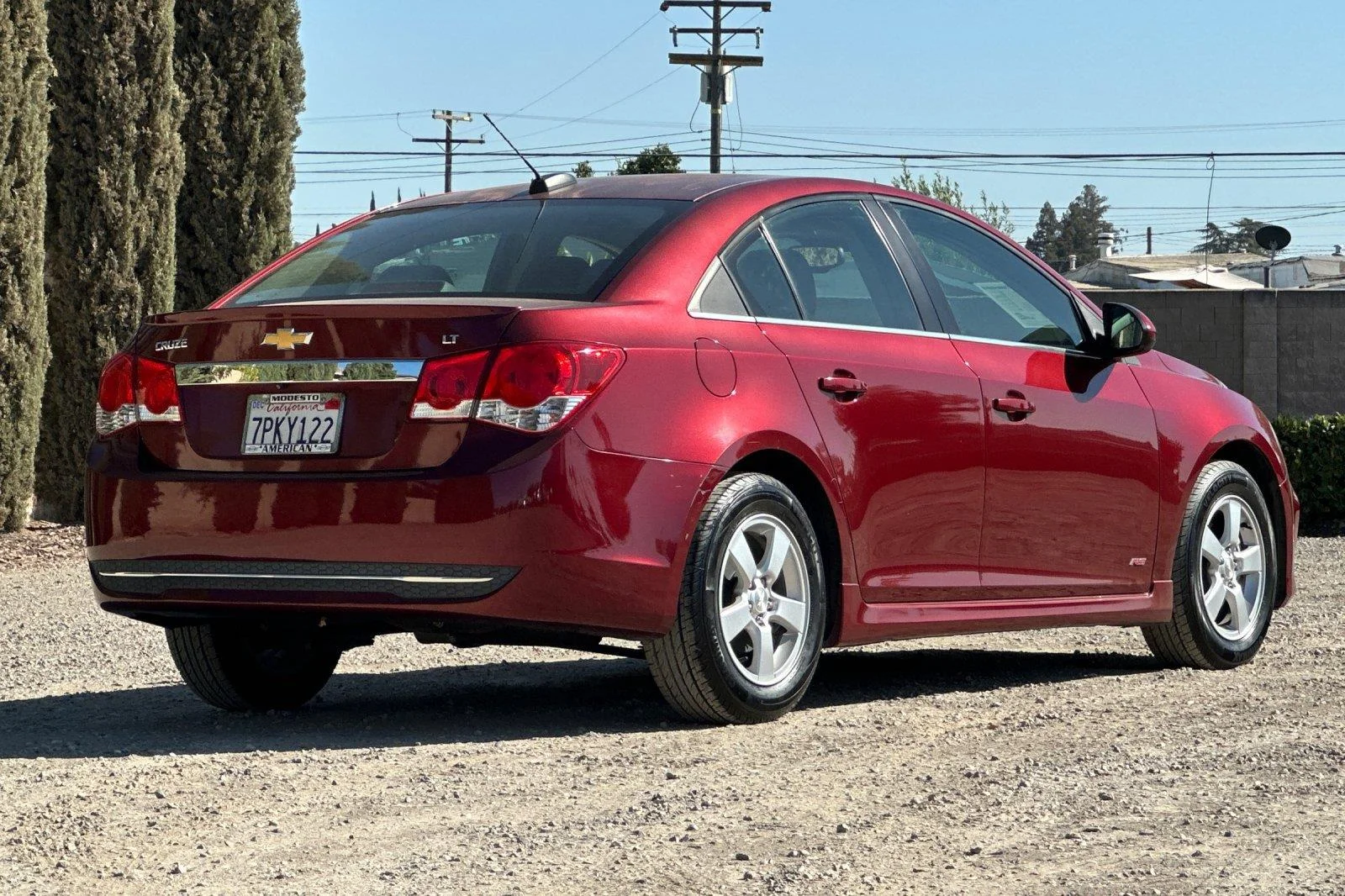 Used 2016 Siren Red Tintcoat Chevrolet LT image 3