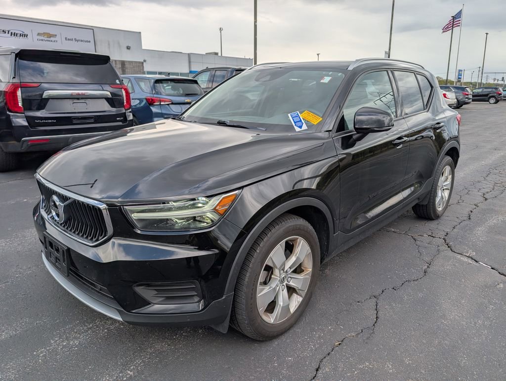Used 2019  Volvo Momentum image 5