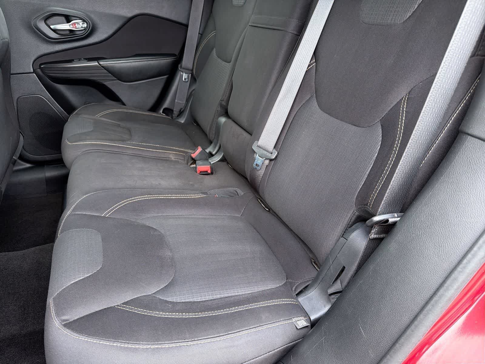 Used 2015 Deep Cherry Red Crystal Pearlcoat Jeep Latitude image 20