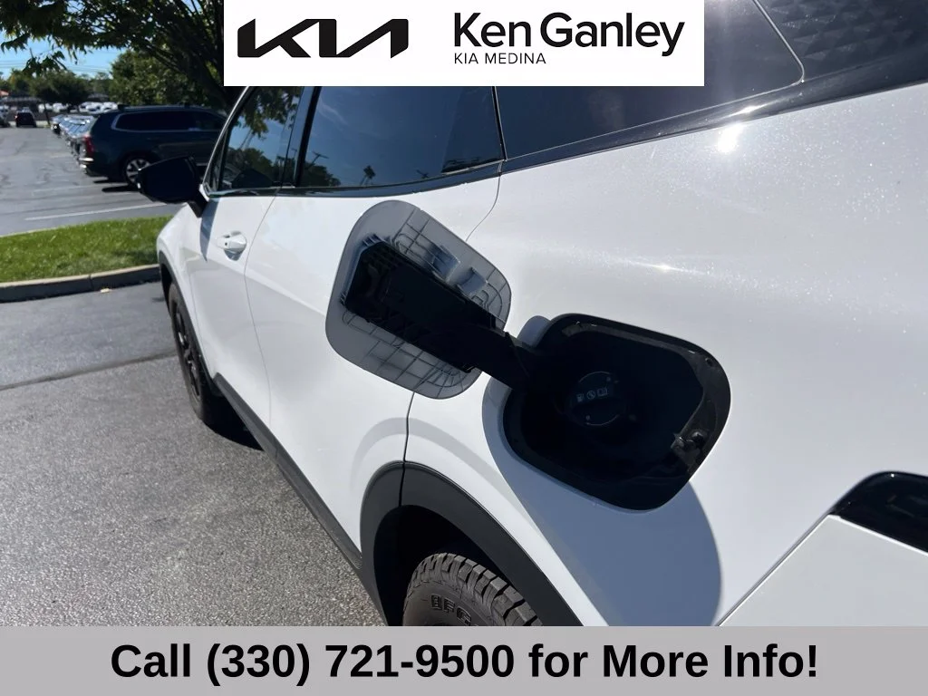 Certified Used 2025 White Kia X-Pro Prestige image 47