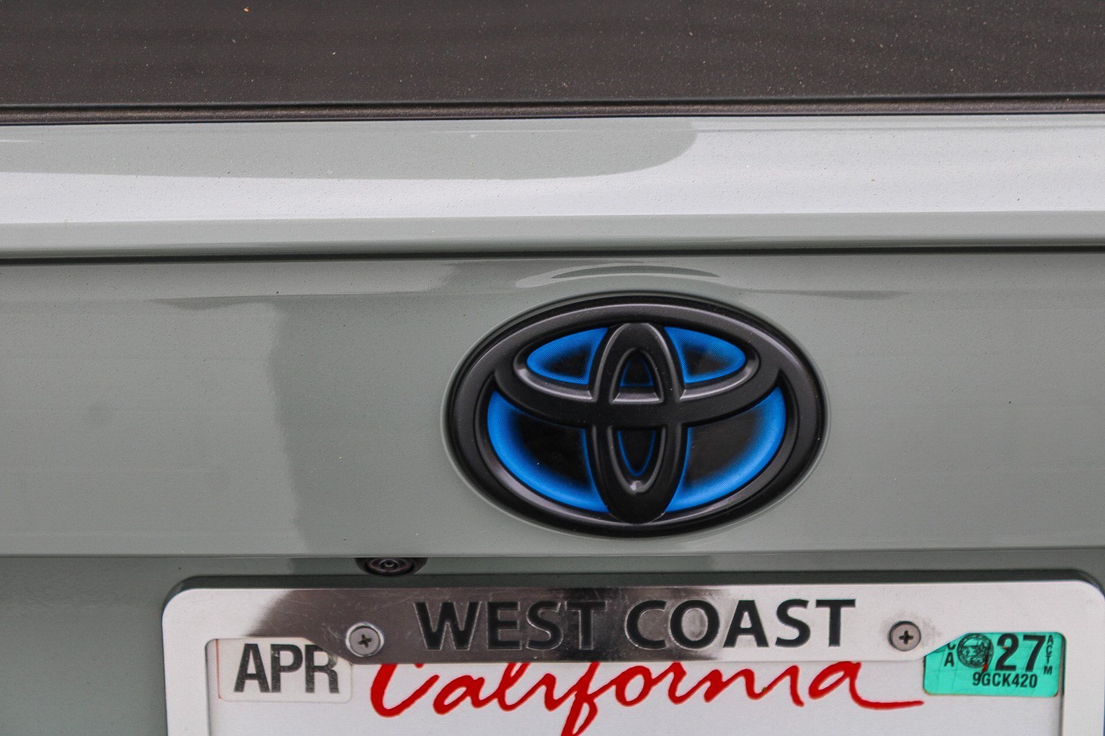 Certified Used 2023 Lunar Rock Toyota Hybrid XLE Premium image 16