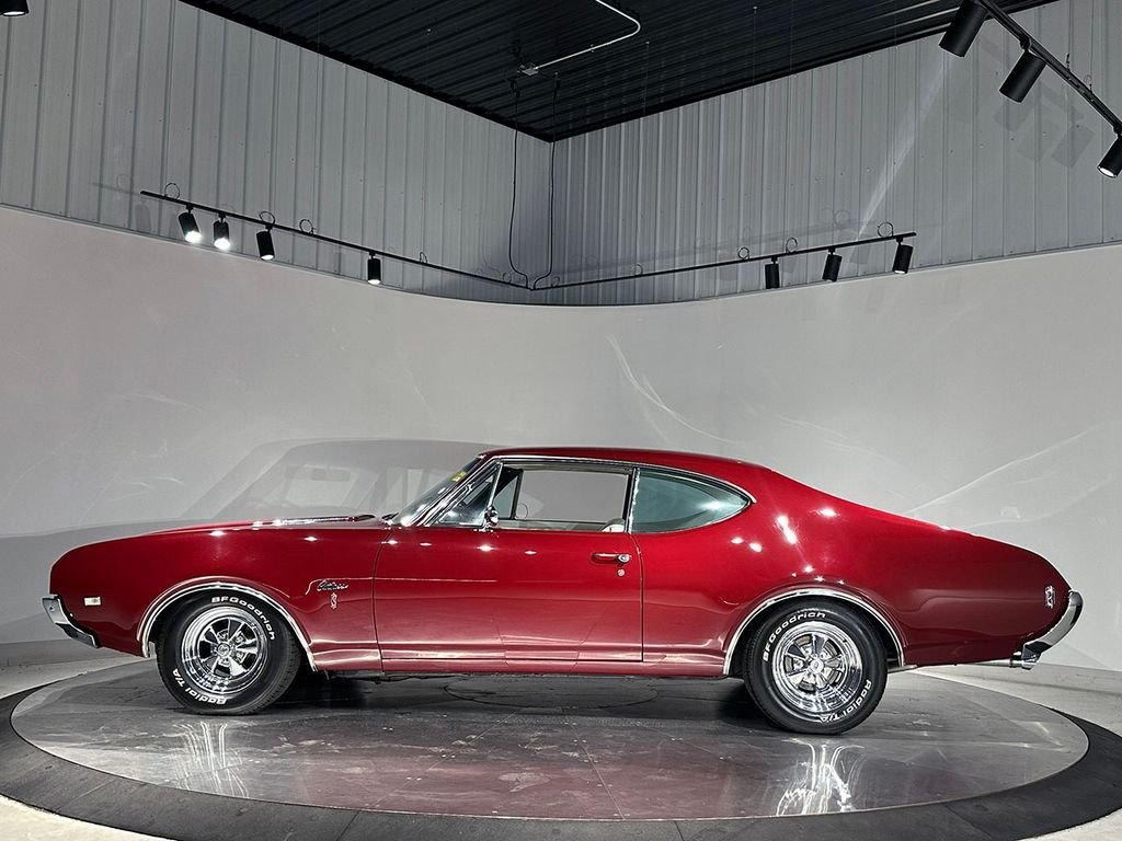Used 1968 Red Oldsmobile Supreme image 13