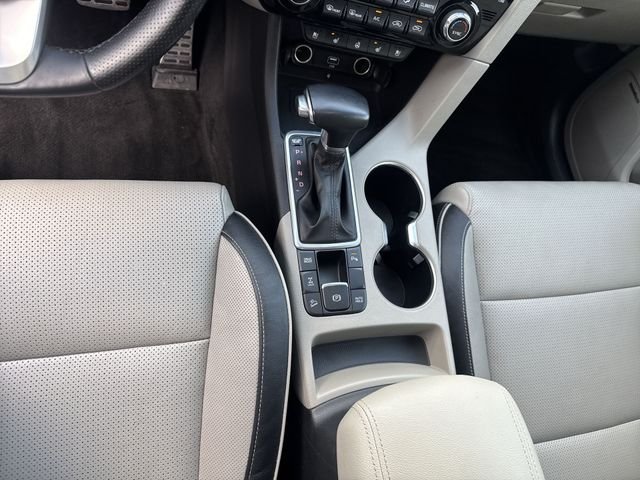 Used 2020 White Kia SX image 25