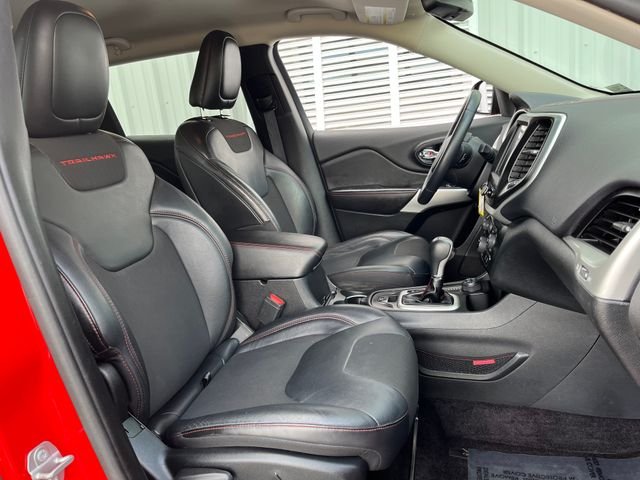 Used 2017 Red Jeep Trailhawk image 20