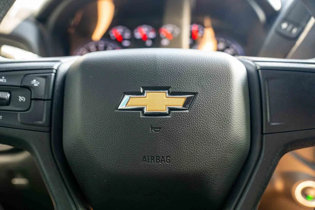 Used 2022 Gray Chevrolet Custom image 12
