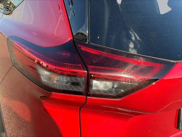 Used 2021 Red Nissan SL image 25