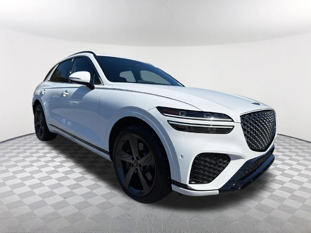 Used 2025 White Genesis 3.5T Sport image 3