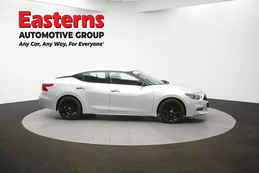Used 2018 Silver Nissan 3.5 S image 45