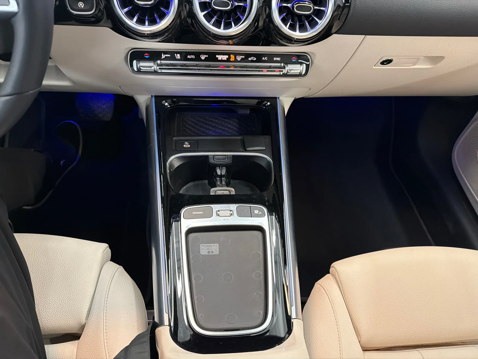 Used 2025  Mercedes-Benz GLA 250 4MATIC SUV image 18