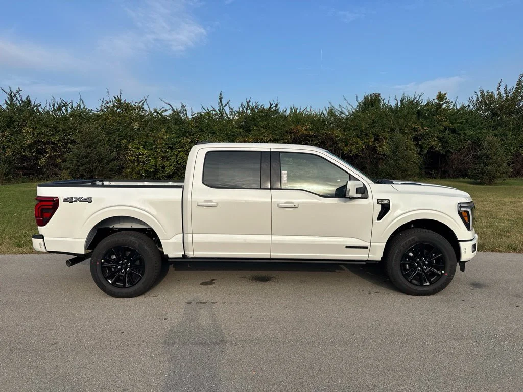 New 2026 Star White Metallic Tri-Coat Ford Platinum® image 14