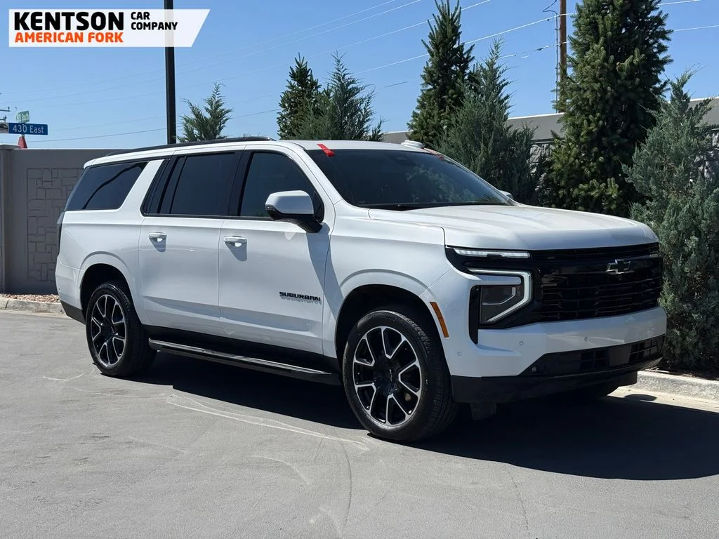 Used 2025 White Chevrolet RST image 10