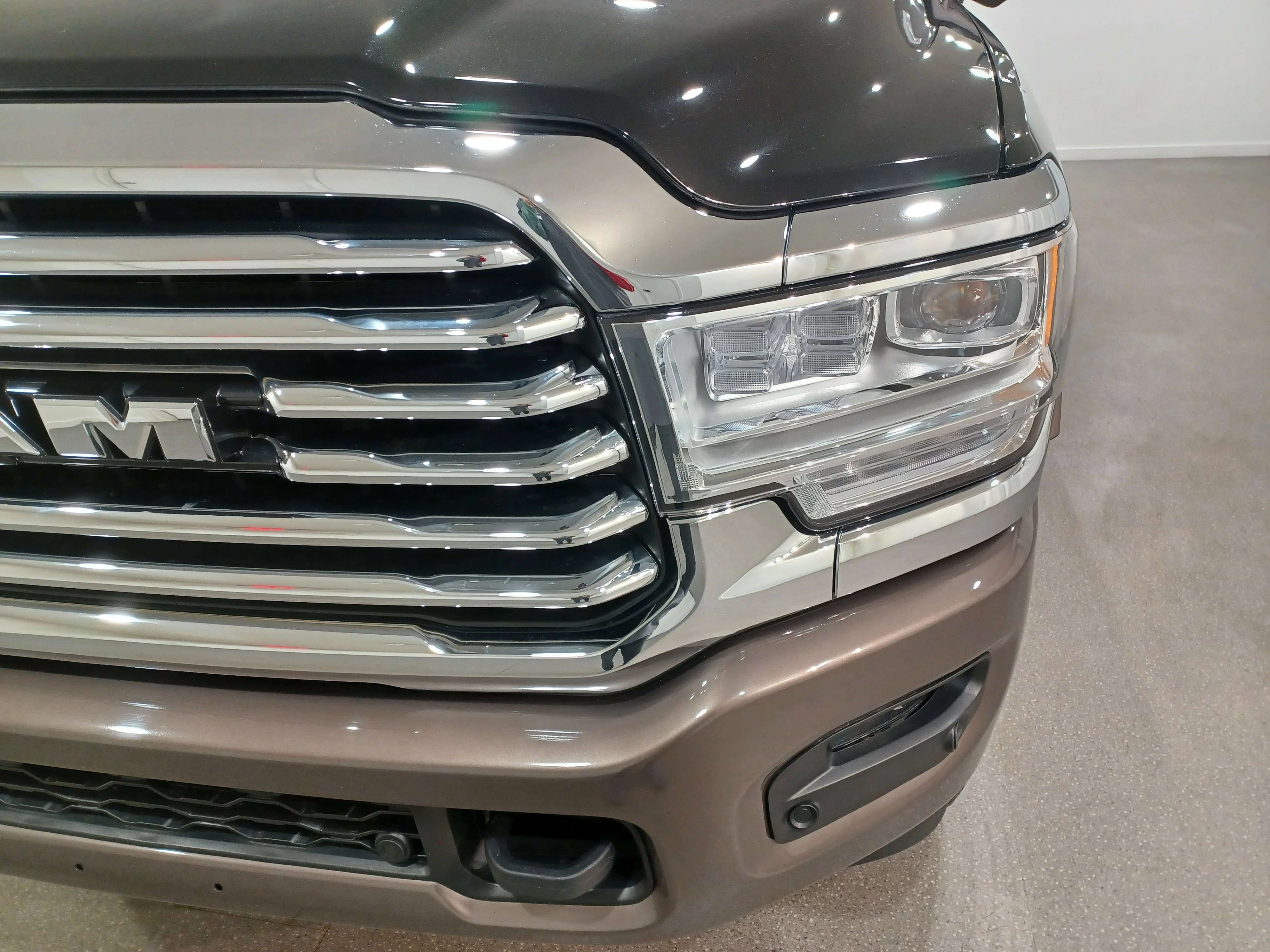 Certified Used 2024 Black Ram Limited Longhorn*6.7L Cummins | 35in Tires | Level | Nav | 360 Cam | Sunroof | Htd Whl | Pwr Boards image 5