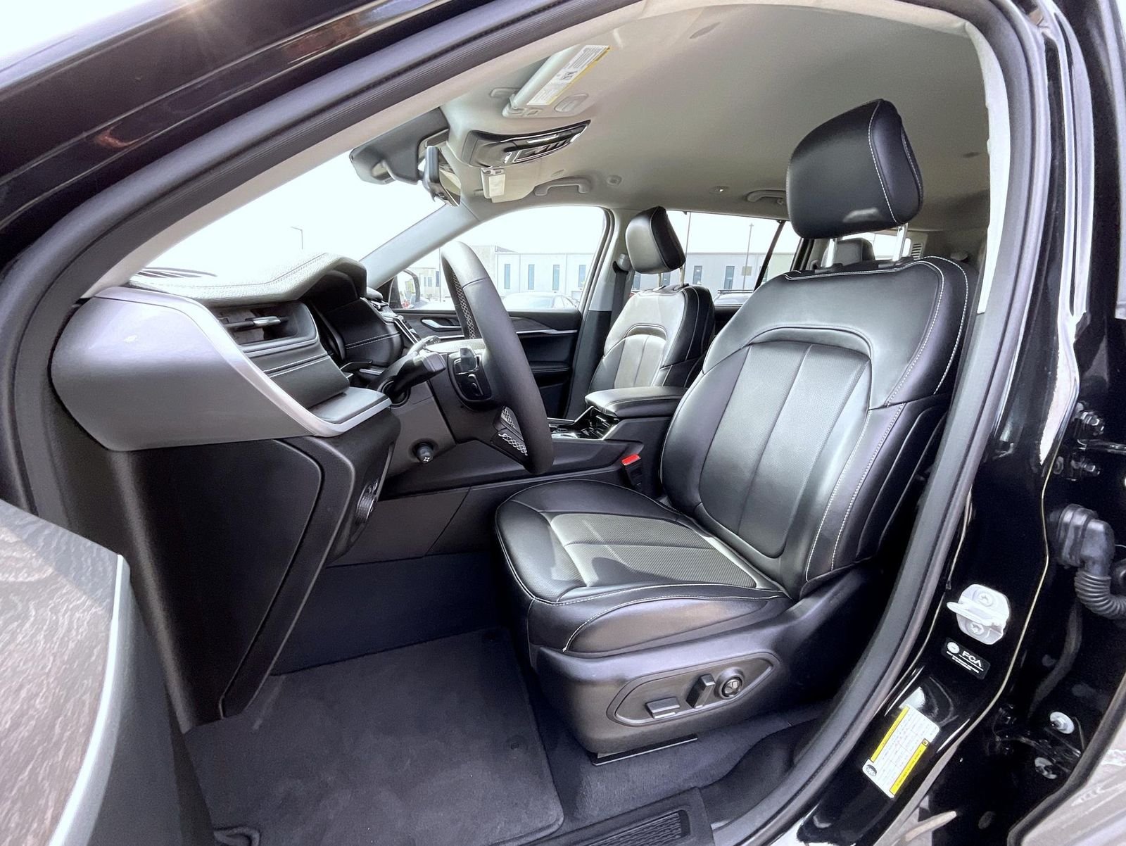 Used 2023 Black Jeep Limited image 11