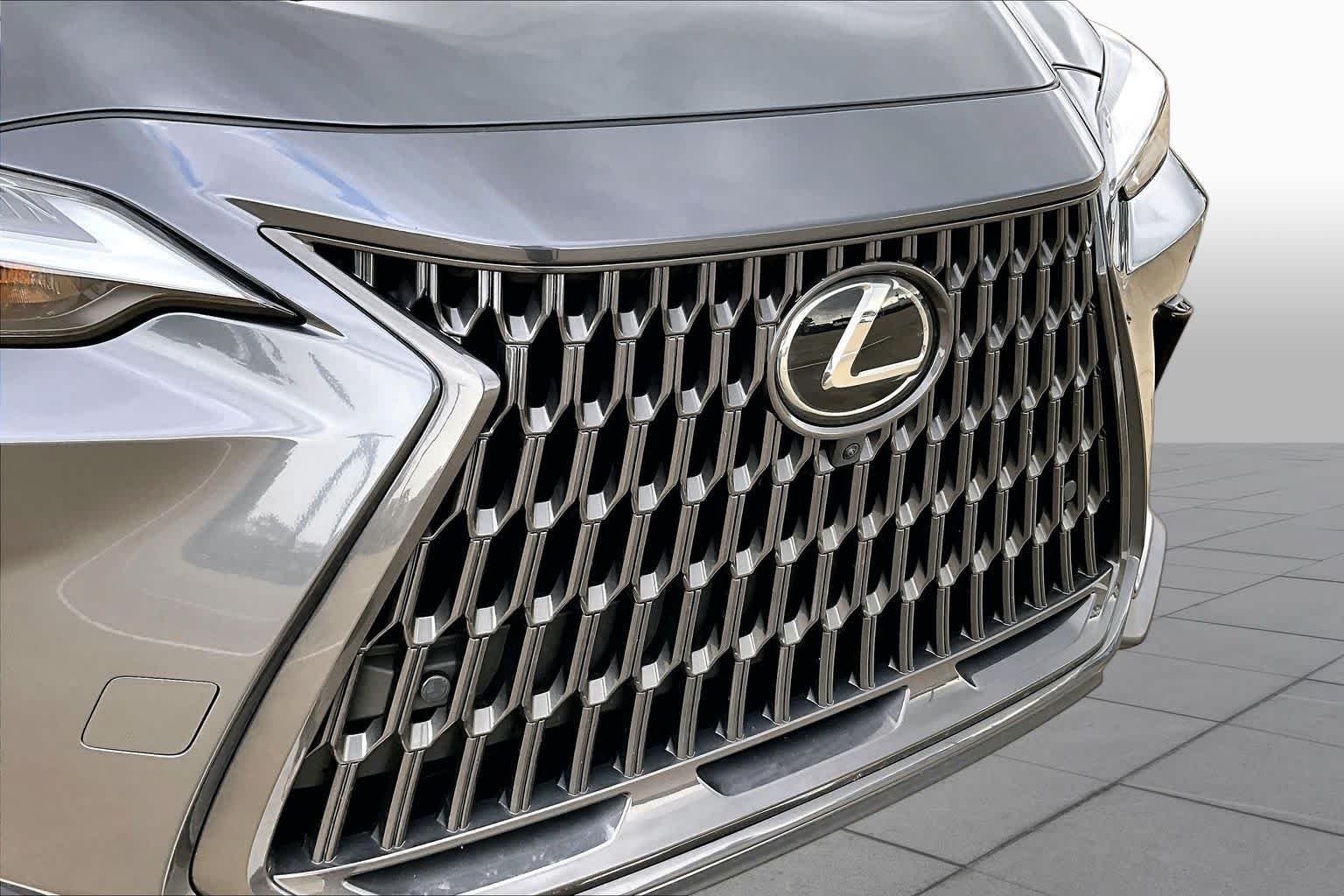 Certified Used 2025 SONIC CHROME Lexus Premium image 30