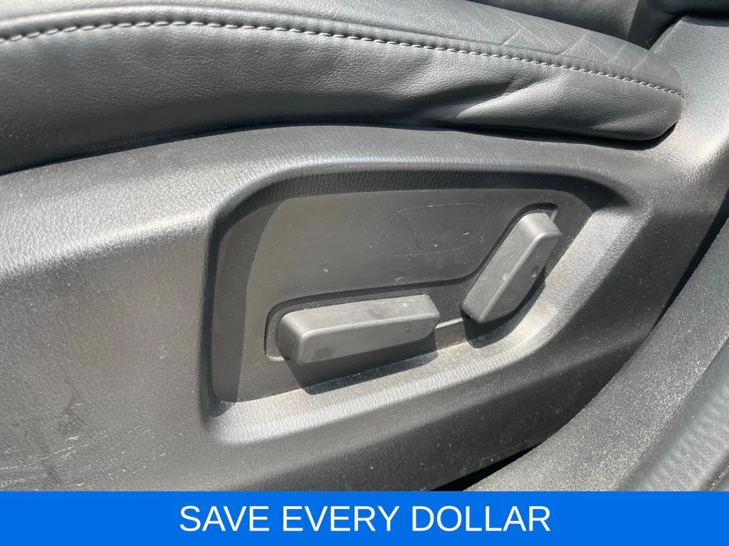 Used 2020 White Mazda Touring image 21