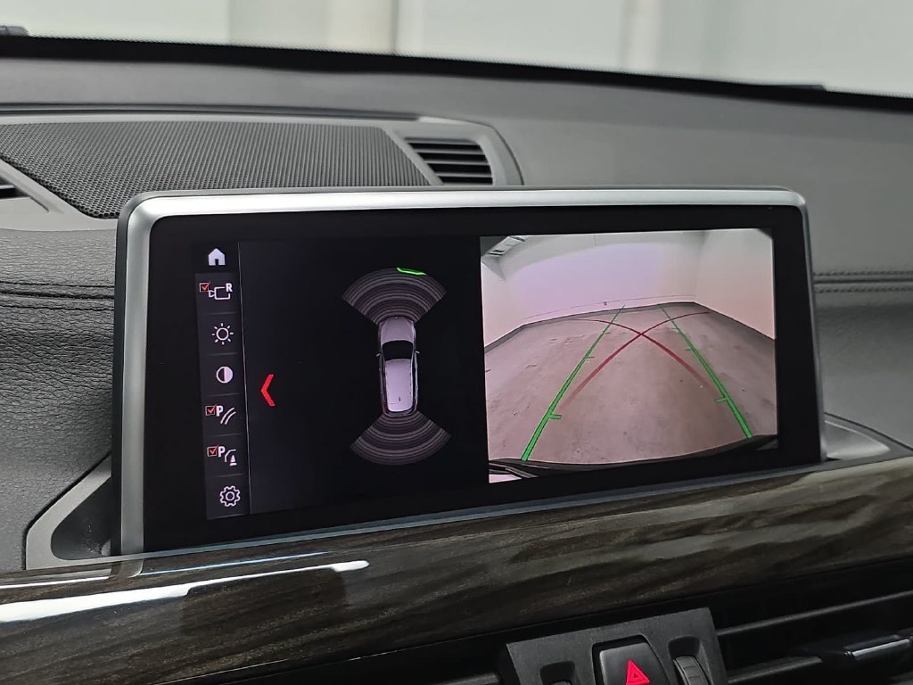 Used 2021 Jet Black BMW sDrive28i image 18
