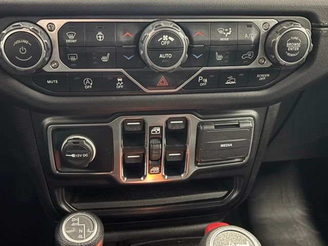 Used 2024 White Jeep Sahara image 28