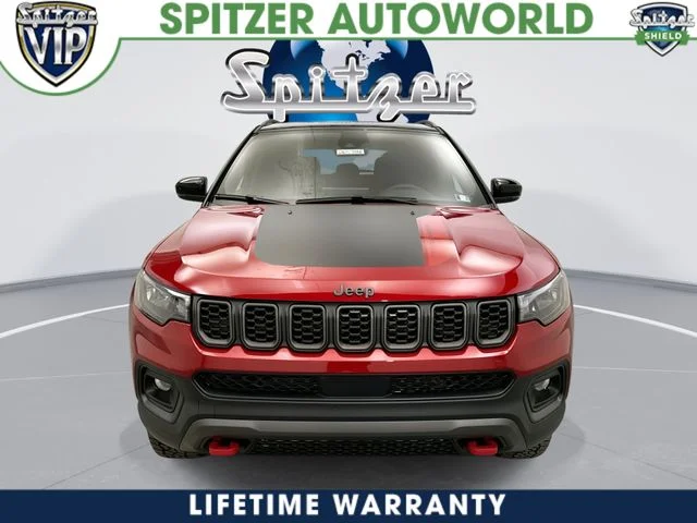 New 2026 Red Hot Pearl-Coat Exterior Paint Jeep Trailhawk image 4