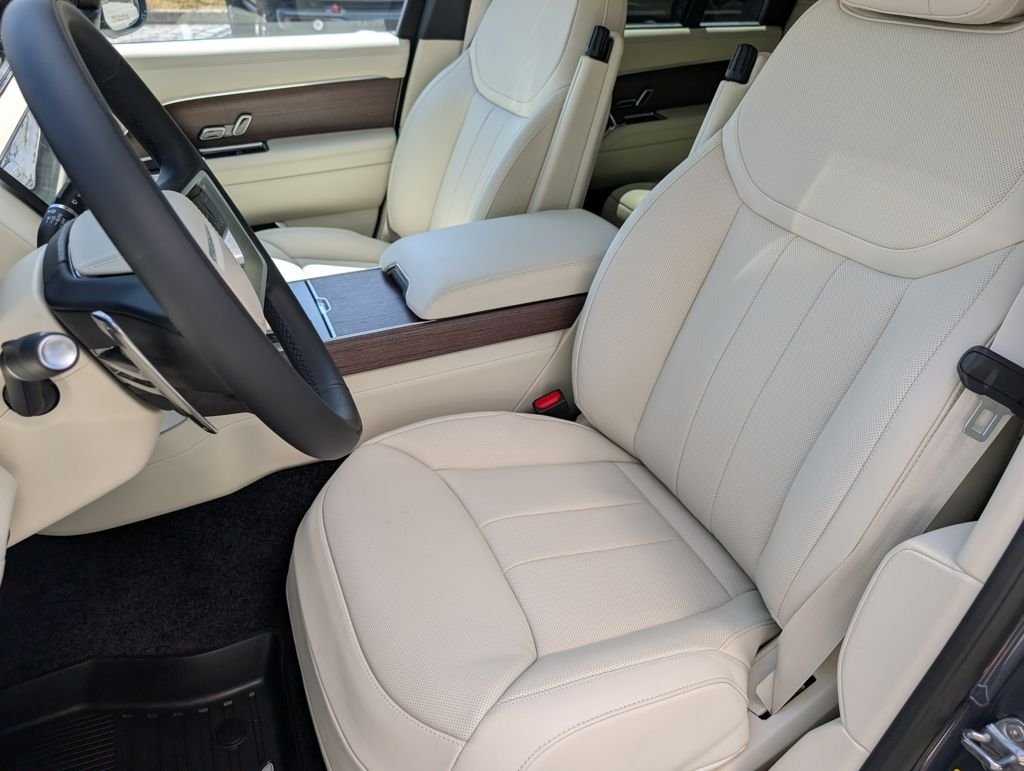 New 2026 Varesine Blue Land Rover SE image 5