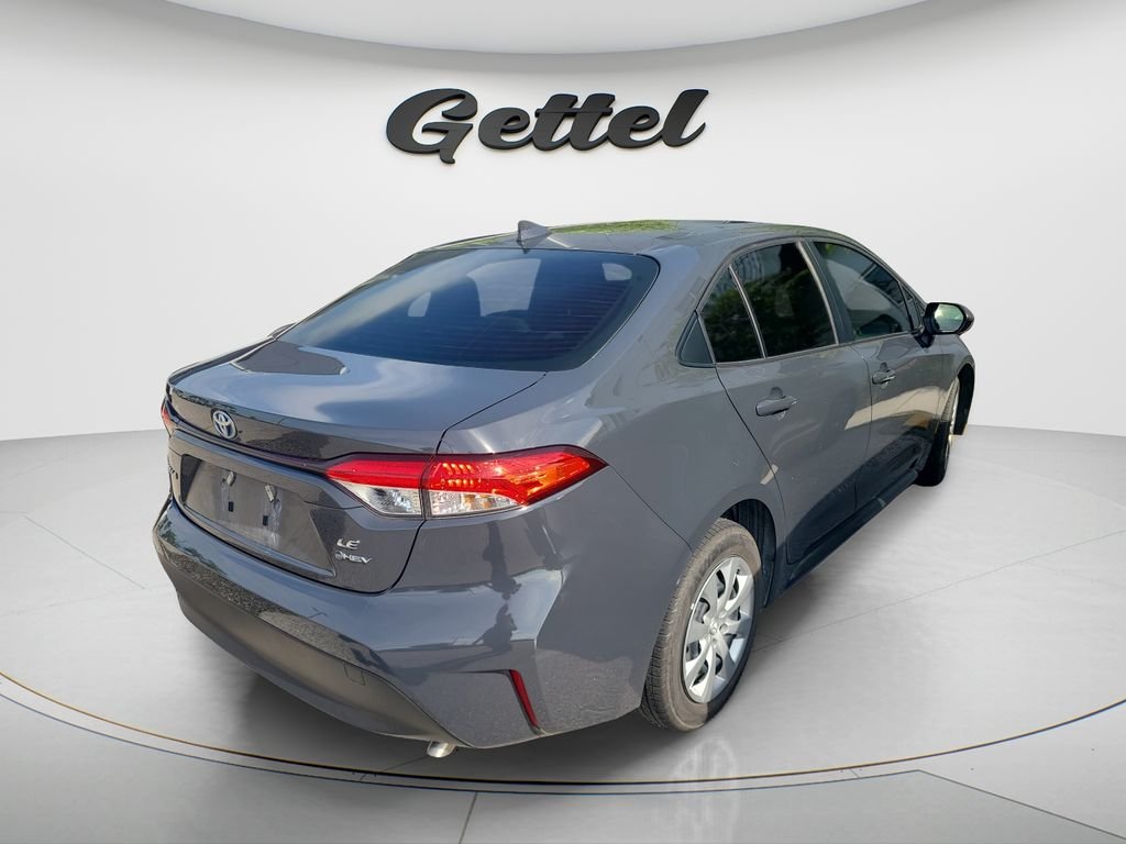 Certified Used 2025  Toyota LE image 3