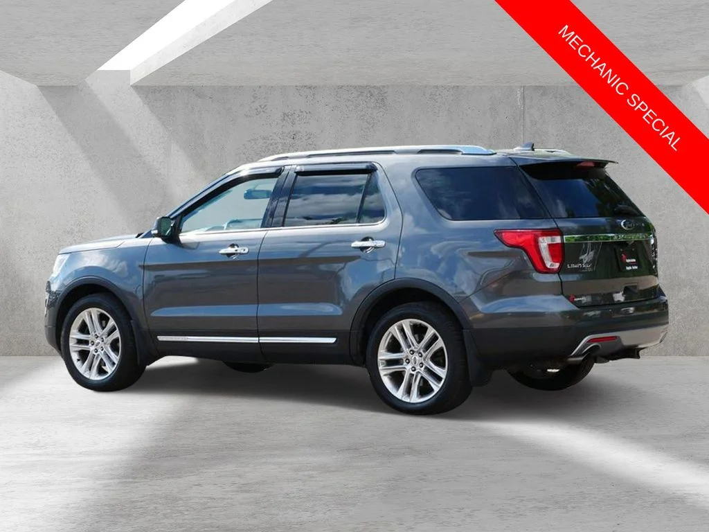 Used 2016 Gray Ford Limited image 4