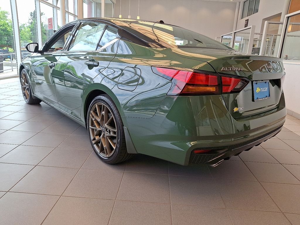 New 2026 Tactical Green Metallic / Super Black Two-tone Nissan SR image 4
