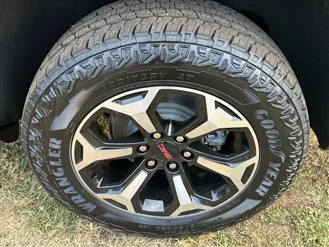 New 2026 Onyx Black GMC AT4 image 17