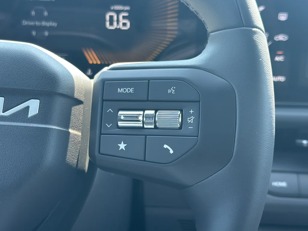 New 2027 Iceberg Green Kia X-Line S image 19
