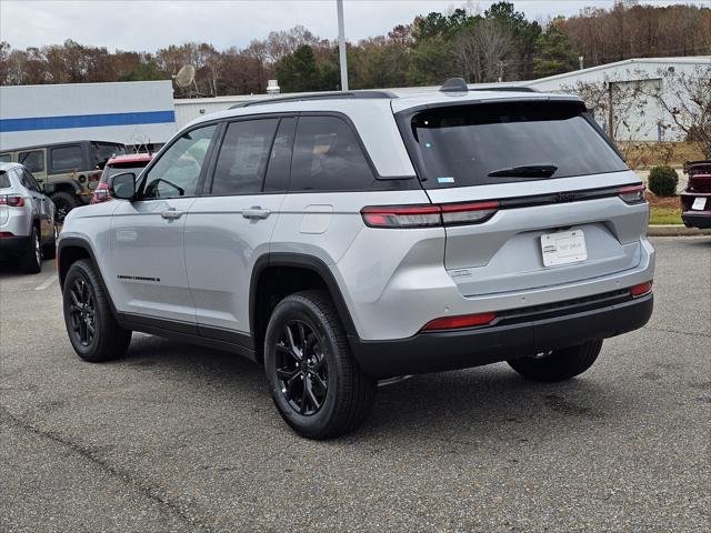 New 2025 Silver Zynith Exterior Paint Jeep Altitude X image 11