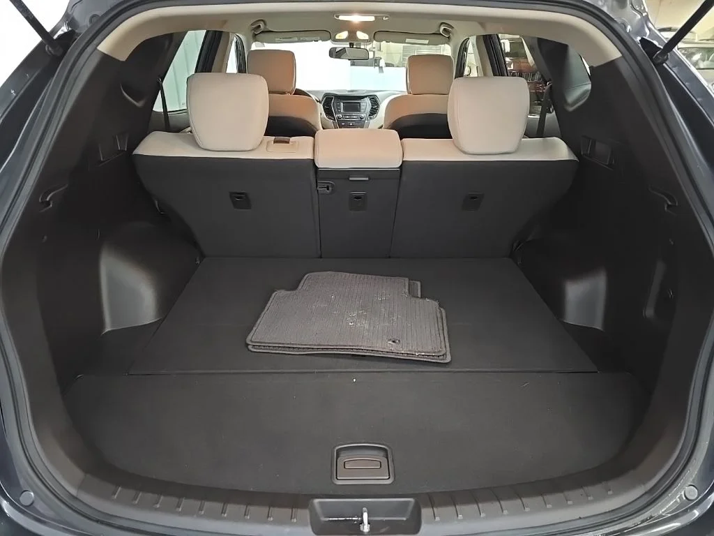 Used 2017 Platinum Graphite Hyundai 2.4 Base image 11