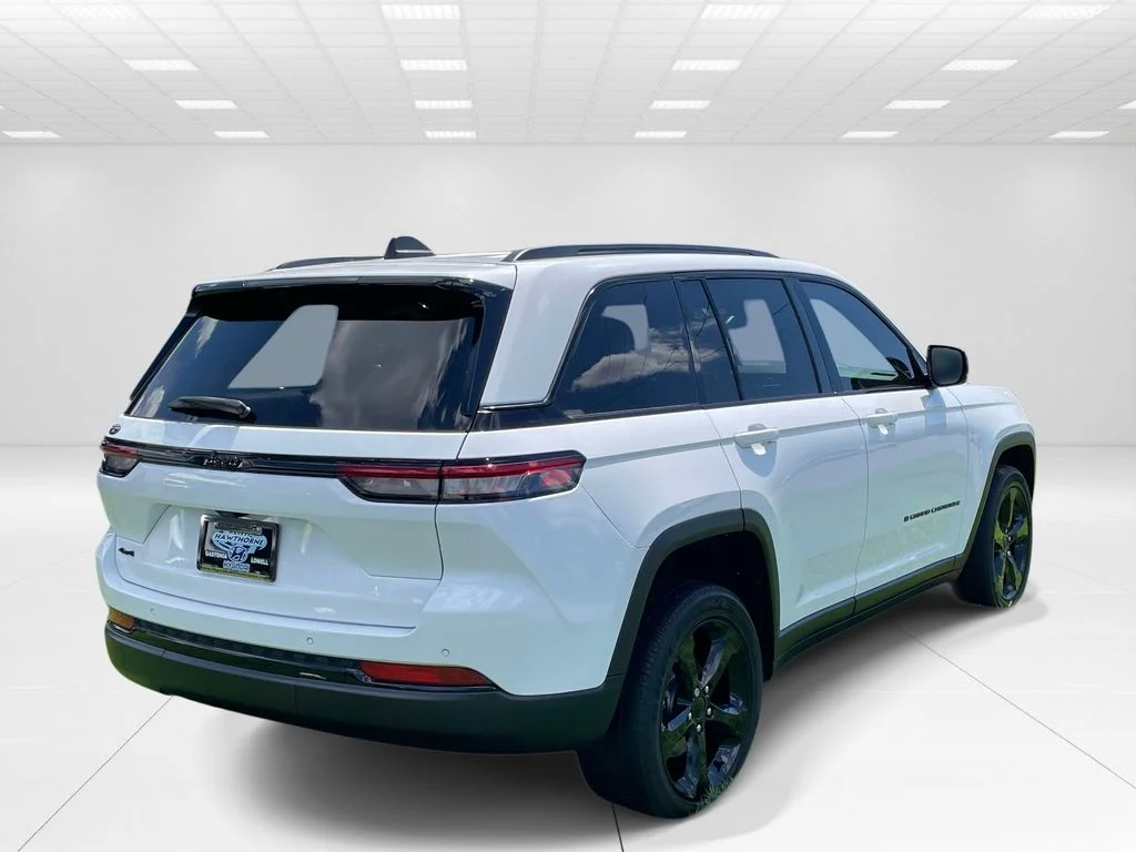 Used 2023 White Jeep Altitude X image 6