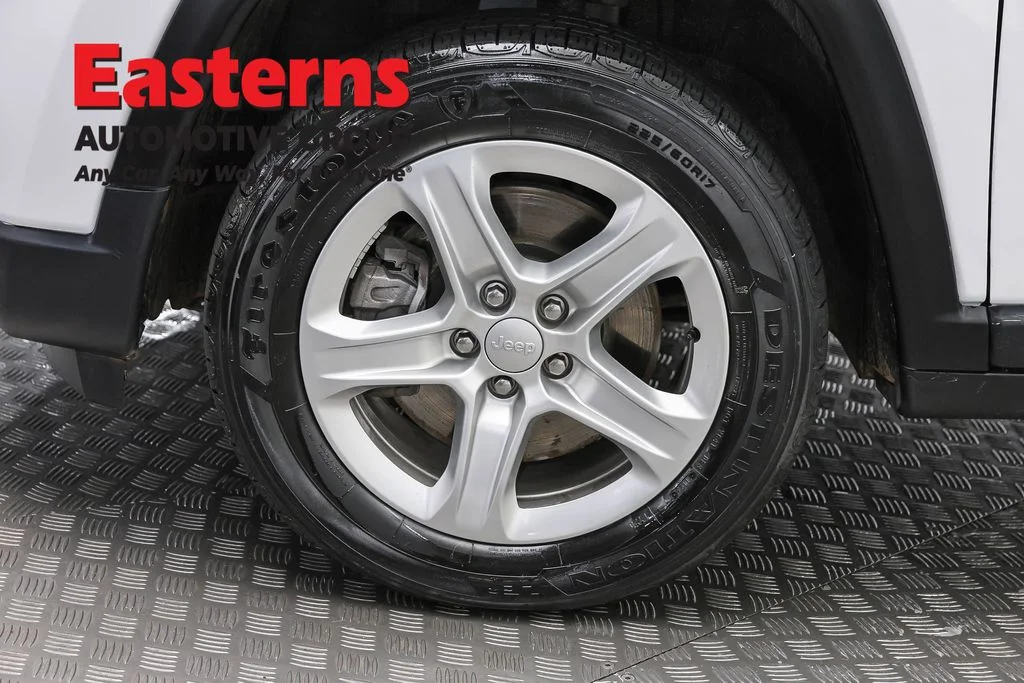 Used 2023 White Jeep Sport image 31