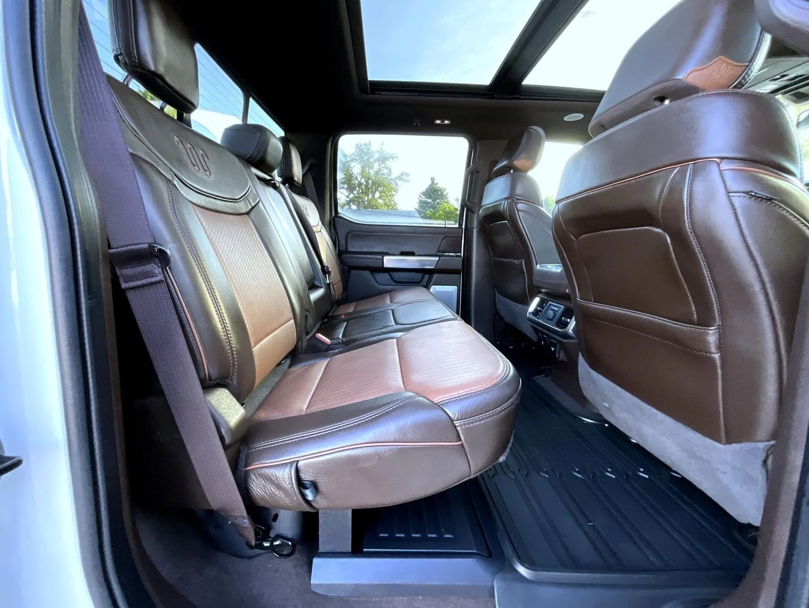 Used 2022 White Ford King Ranch image 22
