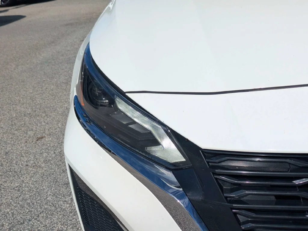 Used 2025 White Nissan 2.5 SV image 10