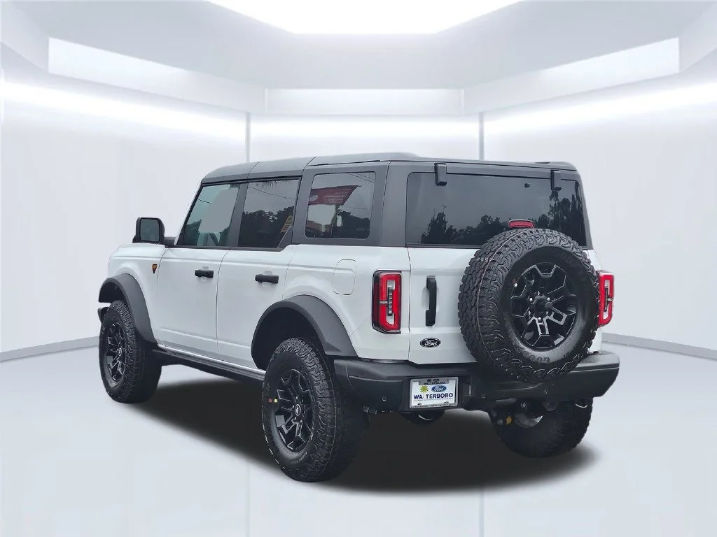 New 2026 Oxford White Ford Badlands® image 18