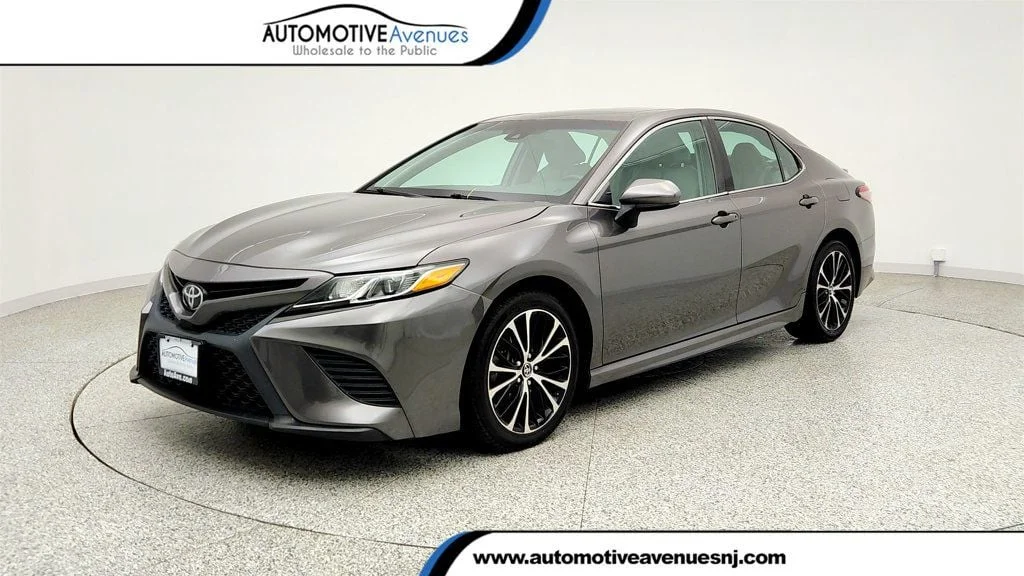 2018 Toyota Camry 2.5 Auto SE's photo