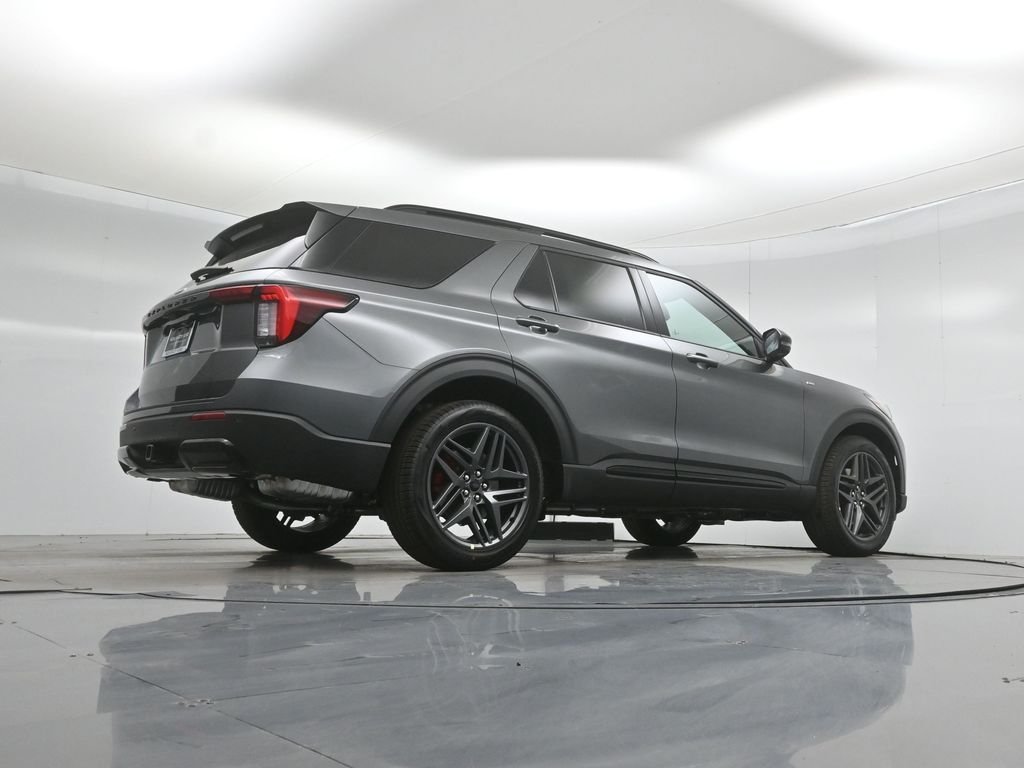 New 2026 Carbonized Gray Metallic Ford ST-Line image 47