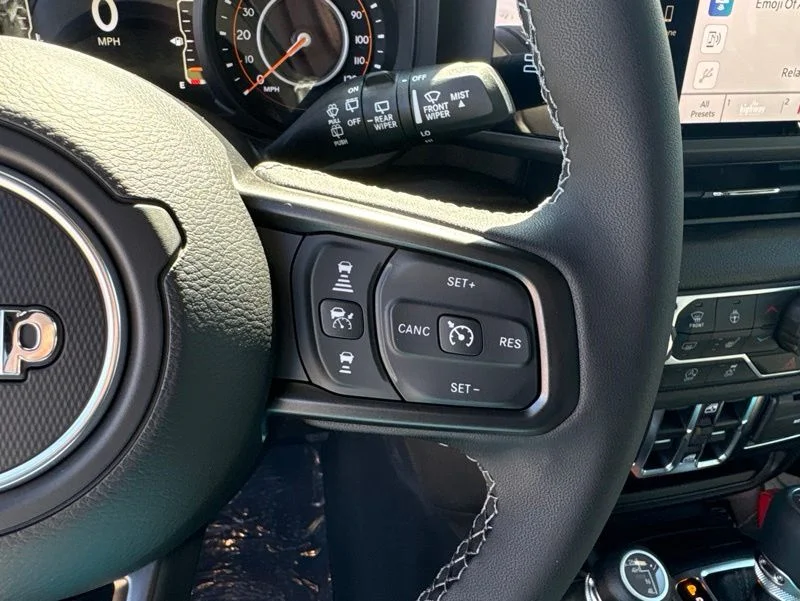 New 2026 Black Clear-Coat Exterior Paint Jeep 85th Anniversary Edition image 25