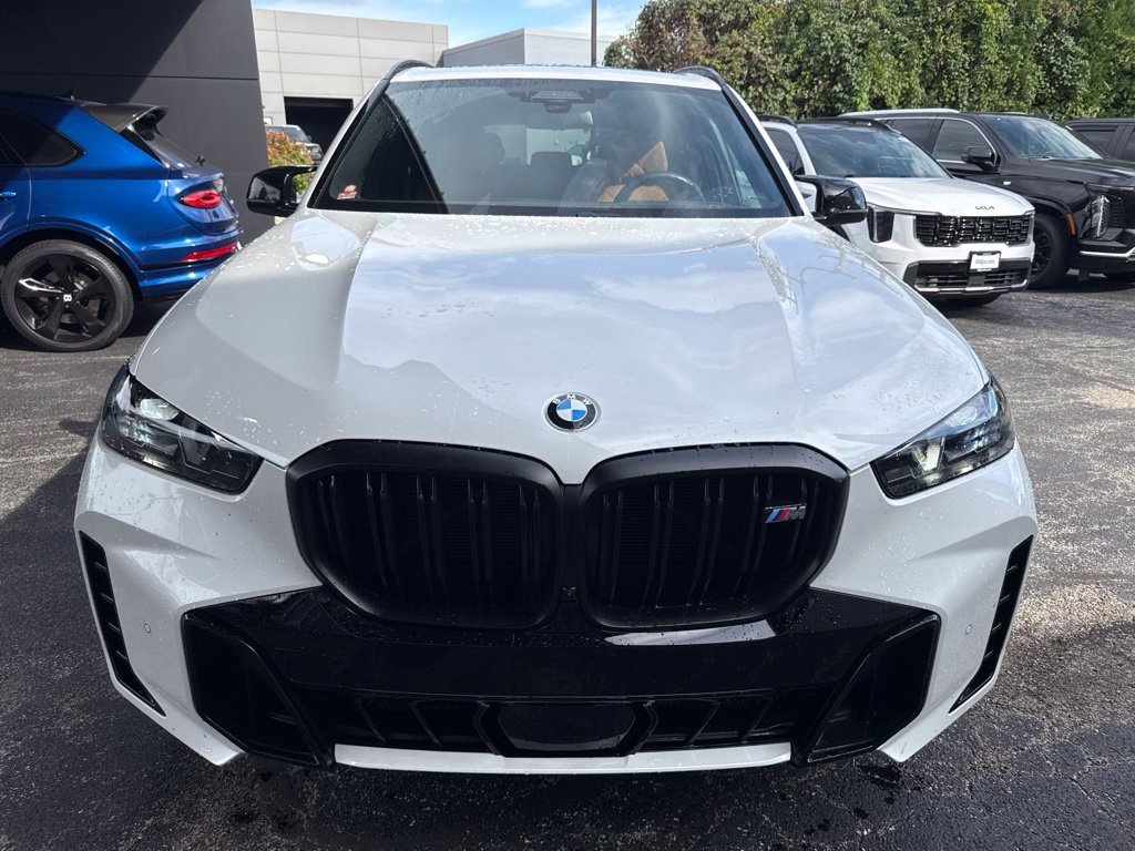Used 2025 White BMW M60i image 8